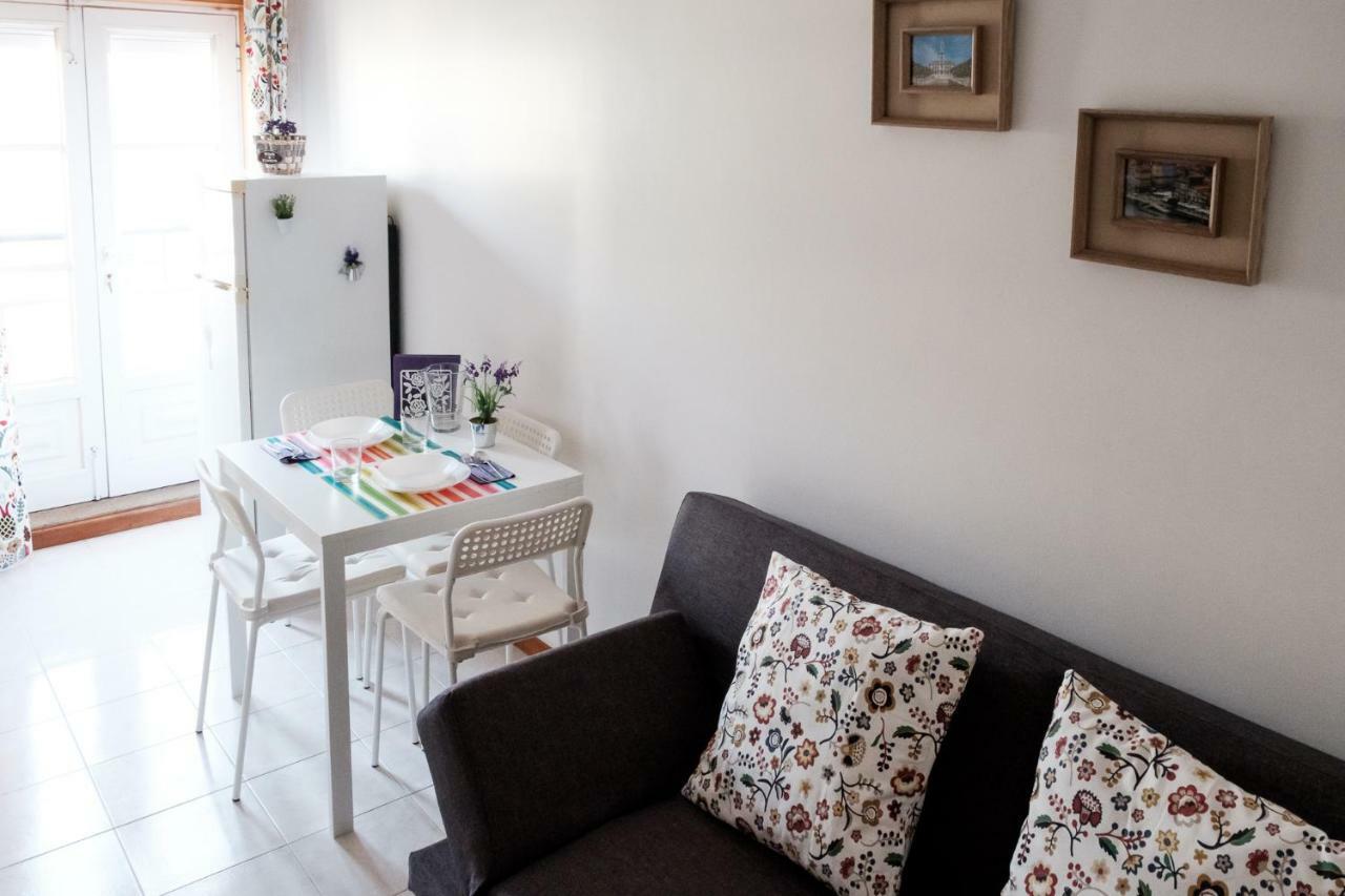 Apartment With Balcony In The Square Porto Luaran gambar