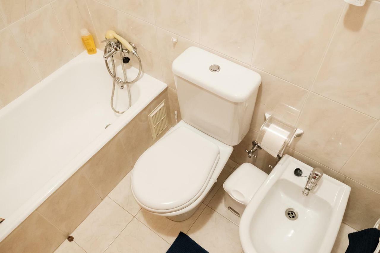 Apartment With Balcony In The Square Porto Luaran gambar