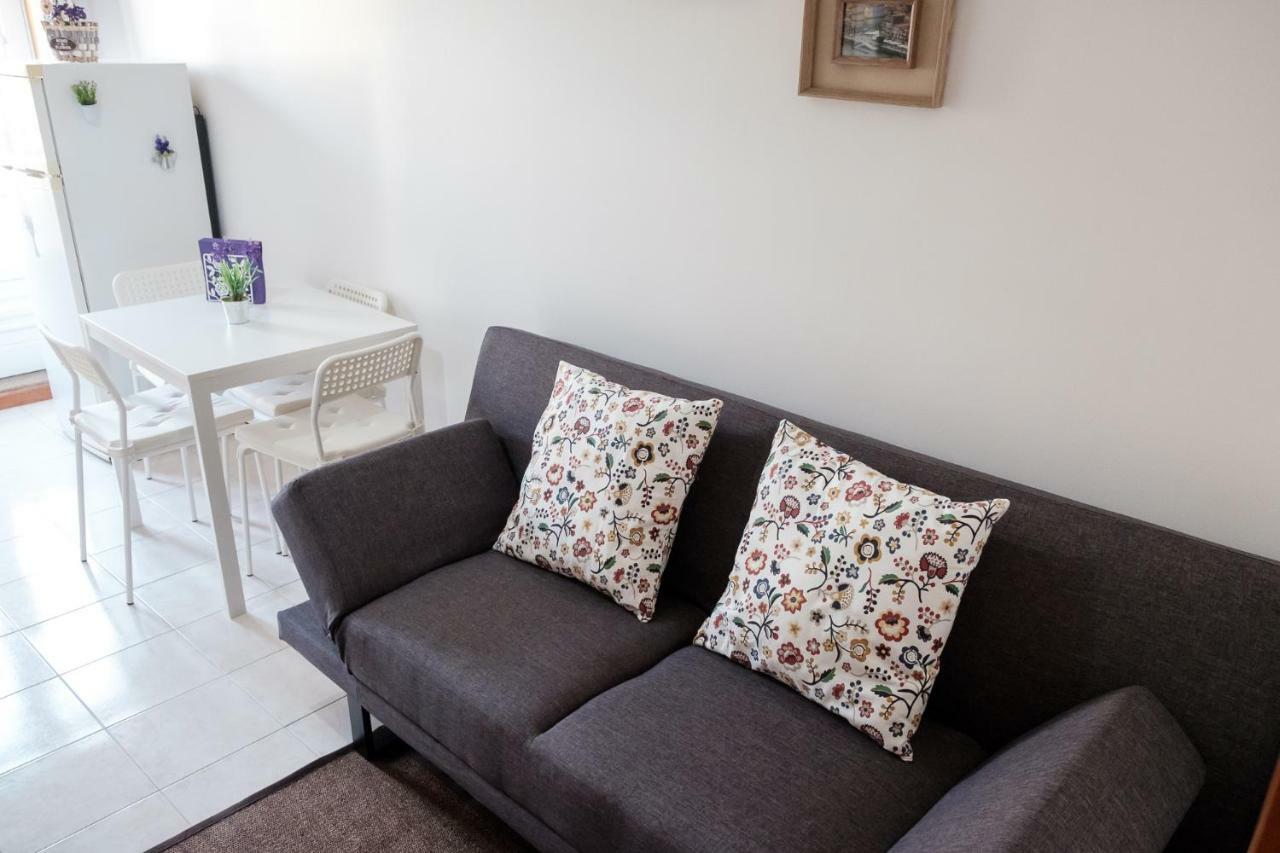 Apartment With Balcony In The Square Porto Luaran gambar