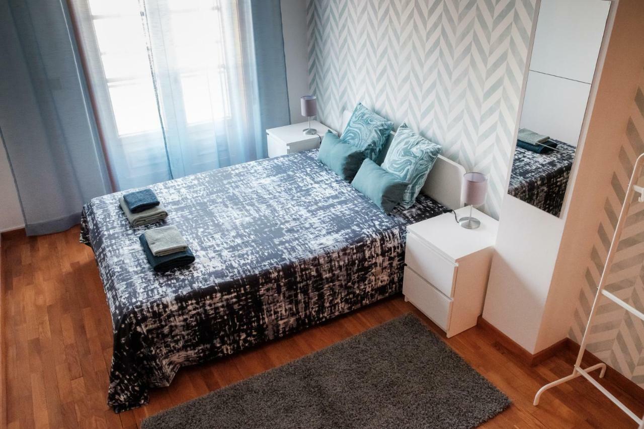 Apartment With Balcony In The Square Porto Luaran gambar