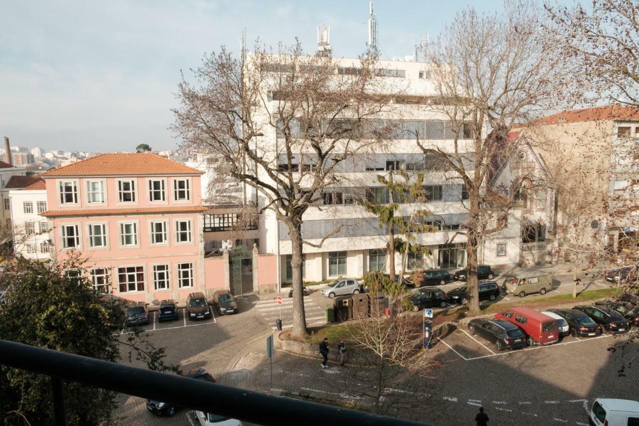 Apartment With Balcony In The Square Porto Luaran gambar